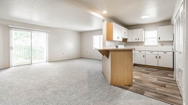 1-bedroom apartment at Huntington Cove Apartments in Merrillville, IN